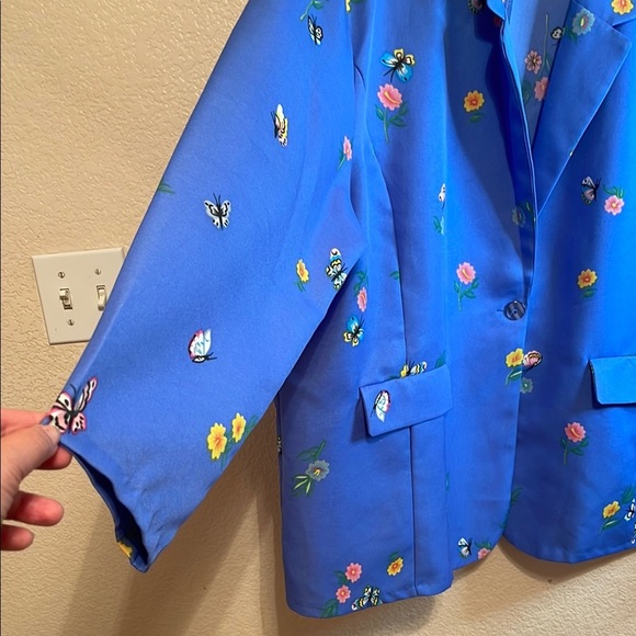 Vibrant Blue Patterned Sport Coat with Classic Lapel - Picture 3 of 5